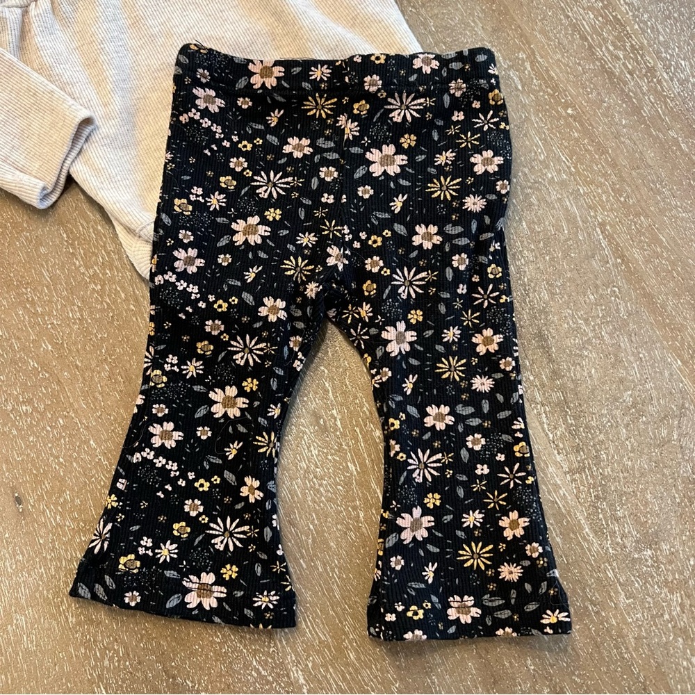 Jessica Simpson Ruffle Floral Flare Set - Picture 3 of 3